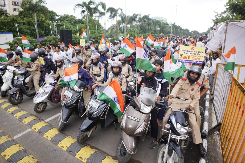 हेलमेट नहीं पहनना पूरे परिवार के लिए नुकसानदेह: मुख्यमंत्री डॉ. मोहन यादव