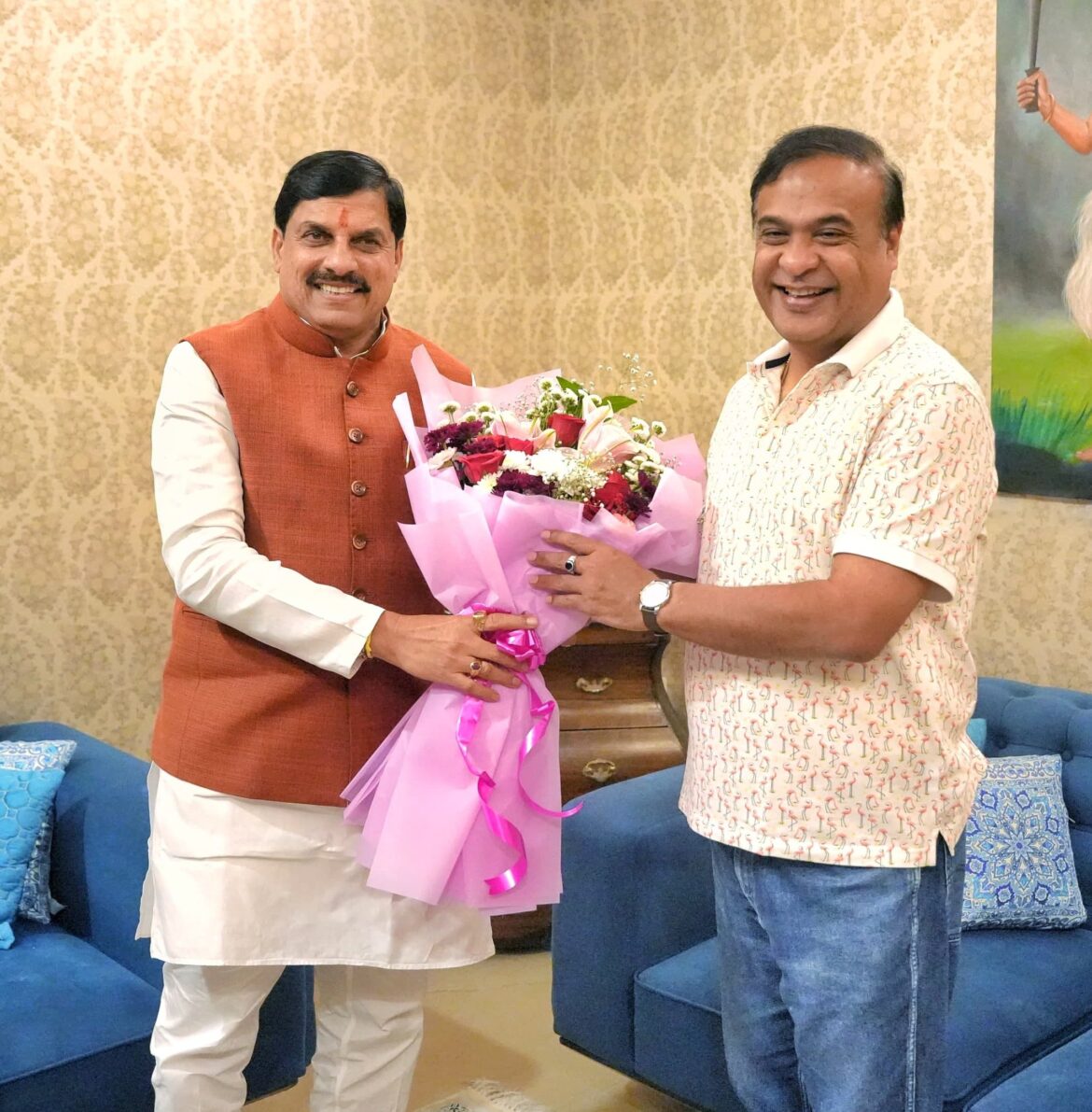 मुख्यमंत्री डॉ. मोहन यादव ने असम के सीएम डॉ. हिमंत बिस्वा सरमा से मुलाकात की, सीधी उड़ान और व्यापार बढ़ाने पर हुई चर्चा