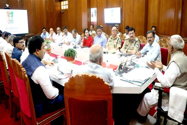 राज्यपाल द्वारा 5 विभागों की समीक्षा बैठक
