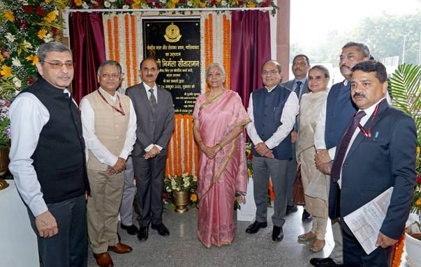वित्त मंत्री श्रीमती सीतारमण ने गाजियाबाद में अत्याधुनिक सीजीएसटी भवन का उद्घाटन किया; सुशासन और करदाताओं के प्रति सहानुभूति पर जोर