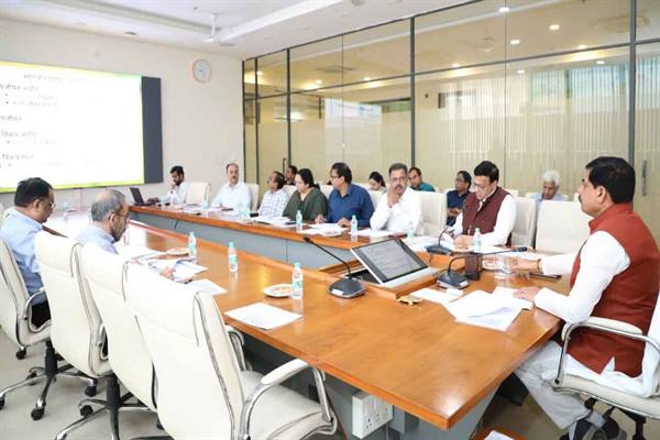 मुख्यमंत्री डॉ. यादव ने भावांतर योजना के क्रियान्वयन की समीक्षा की: किसानों को असुविधा न हो, डीबीटी से भुगतान सुनिश्चित करें