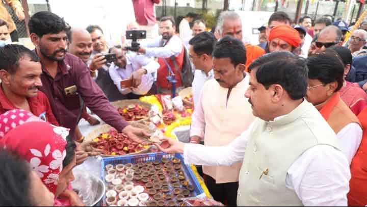 गौ-शालाएं बनेंगी गौ-मंदिर, प्राकृतिक खेती को प्रोत्साहन: मुख्यमंत्री डॉ. मोहन यादव