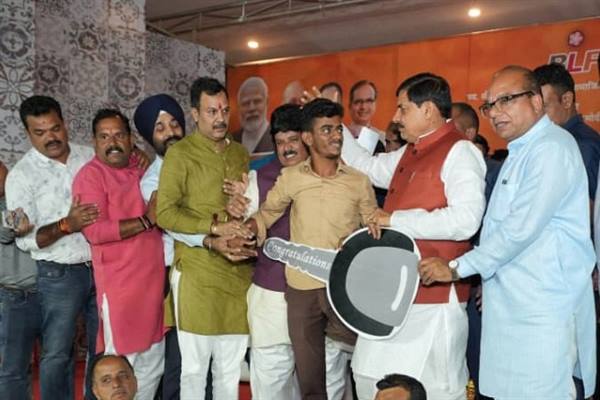 दिव्यांगजन विशिष्ट शक्तियों को पहचानें, स्वयं को कम न आंके: मुख्यमंत्री डॉ. मोहन यादव