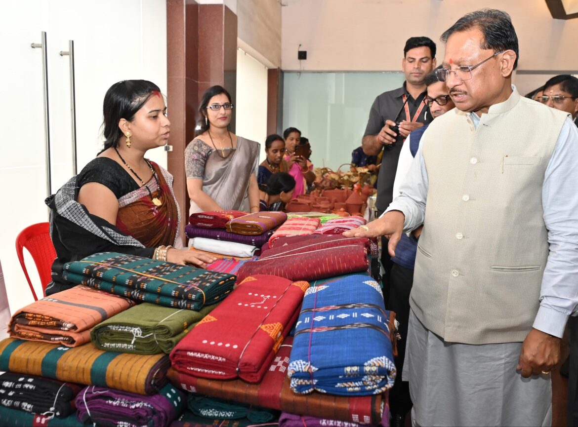 छत्तीसगढ़ की दीदियां बनीं आत्मनिर्भरता की ब्रांड एंबेसडर : लखपति दीदियों की सफलता हजारों महिलाओं के लिए बनेगी प्रेरणा – मुख्यमंत्री श्री साय