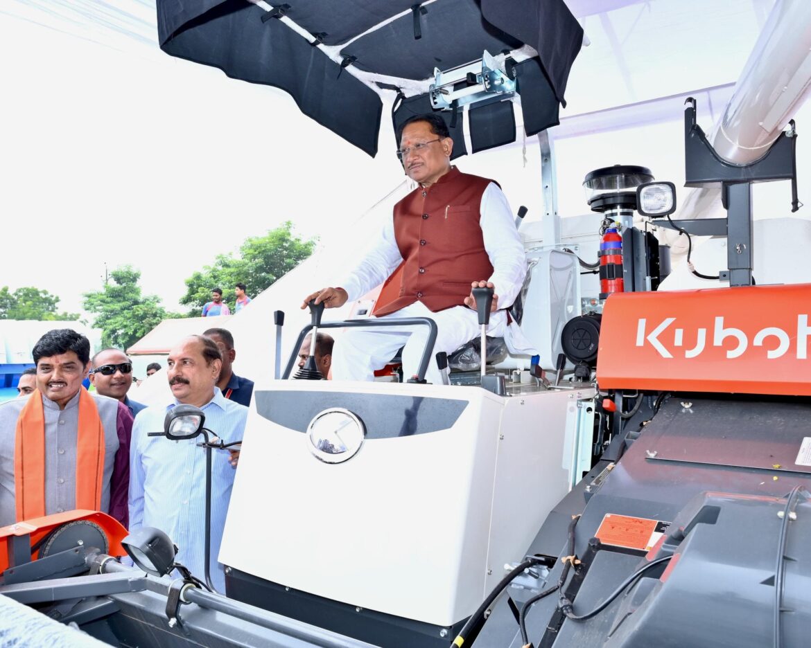 प्रधानमंत्री श्री नरेन्द्र मोदी ने किसानों के लिए 41 हजार करोड़ रूपए से अधिक की दो नई योजनाओं का किया शुभारंभ