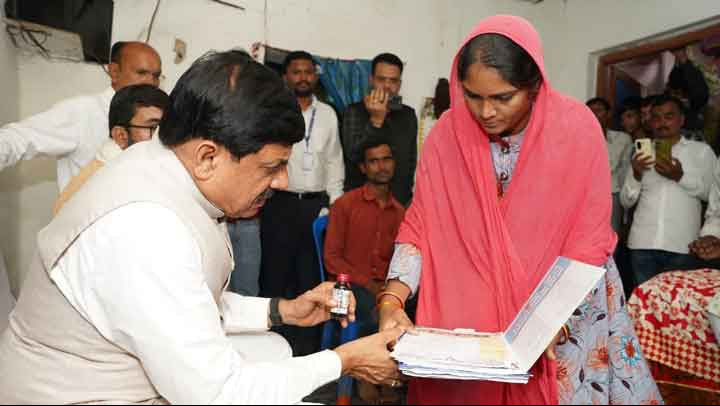 कफ सिरप त्रासदी: CM डॉ. मोहन यादव ने निरस्त किए कार्यक्रम, छिंदवाड़ा पहुंचकर परिजनों को दिया संबल