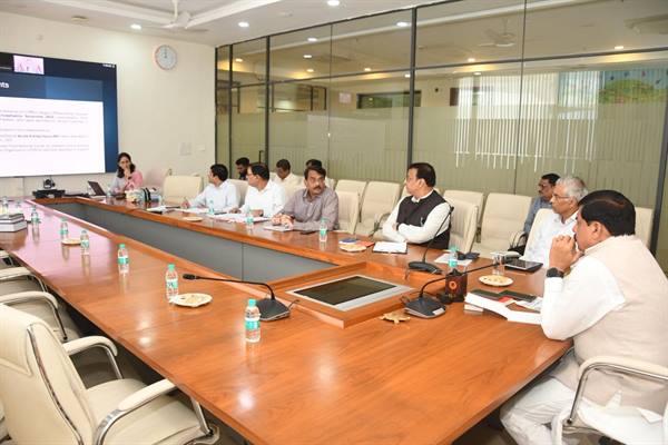 छिंदवाड़ा त्रासदी: सीएम डॉ. मोहन यादव बोले- ‘मानव जीवन से जुड़ी लापरवाही बर्दाश्त नहीं’; तीन अधिकारी निलंबित