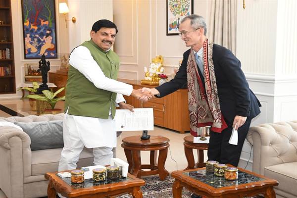 जापान की ‘टोपान स्पेशलिटी फिल्म्स’ मध्य प्रदेश में करेगी ₹950 करोड़ का निवेश