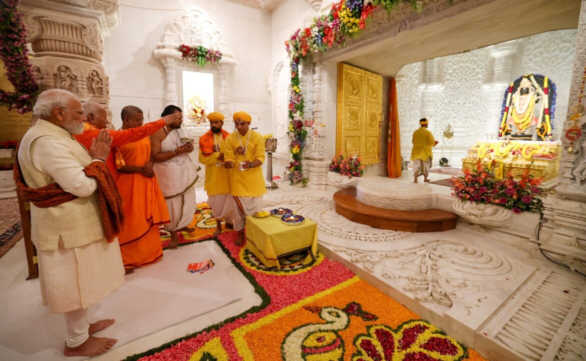 अयोध्या में राम मंदिर के शिखर पर भगवा धर्म ध्वज लहराया; पीएम मोदी ने किया ध्वजारोहण