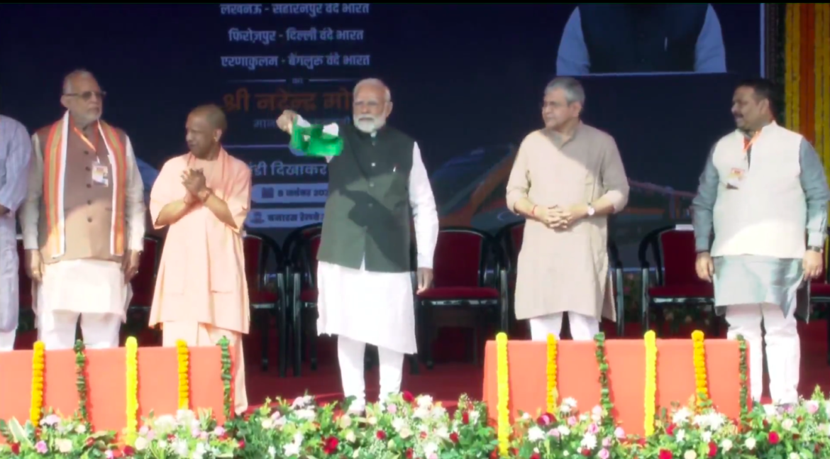 पीएम मोदी ने वाराणसी से 4 नई वंदे भारत ट्रेनें राष्ट्र को समर्पित कीं; कुल संख्या 160 के पार