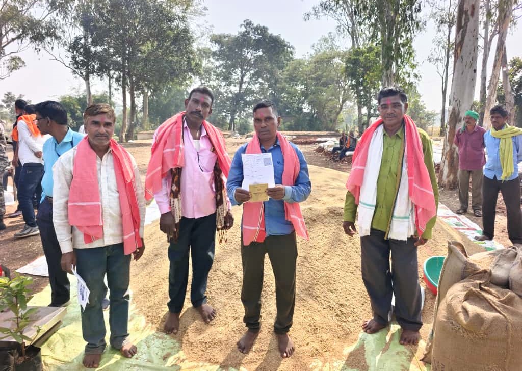 मुख्यमंत्री श्री विष्णु देव साय के नेतृत्व में प्रदेश के किसानों से समर्थन मूल्य पर धान खरीदी का सिलसिला शुरू