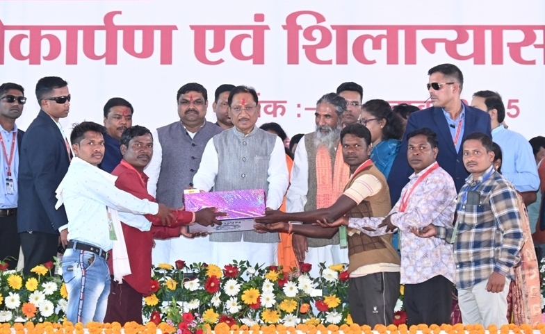 माओवाद समाप्ति की ओर, ‘नियद नेल्लानार’ योजना से ग्रामीणों को मिल रहा लाभ : मुख्यमंत्री श्री विष्णुदेव साय