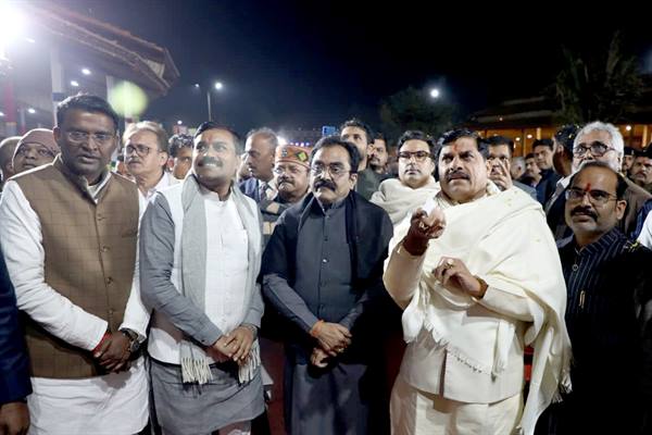 मुख्यमंत्री डॉ. मोहन यादव ने खजुराहो के लाइट एंड साउंड शो की सराहना की, आदिवर्त संग्रहालय का भी किया भ्रमण