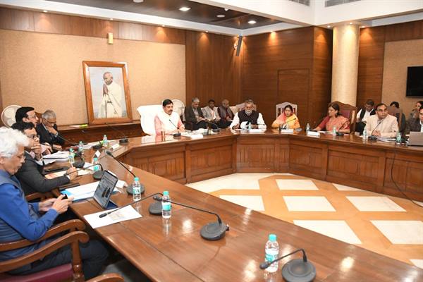 ग्रामीण विकास को मिलेगी नई गति: ₹21 हजार करोड़ की सड़क और 11.27 लाख लखपति दीदी, सीएम ने दिए समन्वित क्रियान्वयन के निर्देश