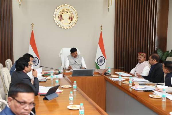 मुख्यमंत्री डॉ. मोहन यादव का निर्देश: जिला स्तर तक खुले मृगनयनी के केंद्र, लाड़ली बहनों को मिलेगा स्वरोजगार