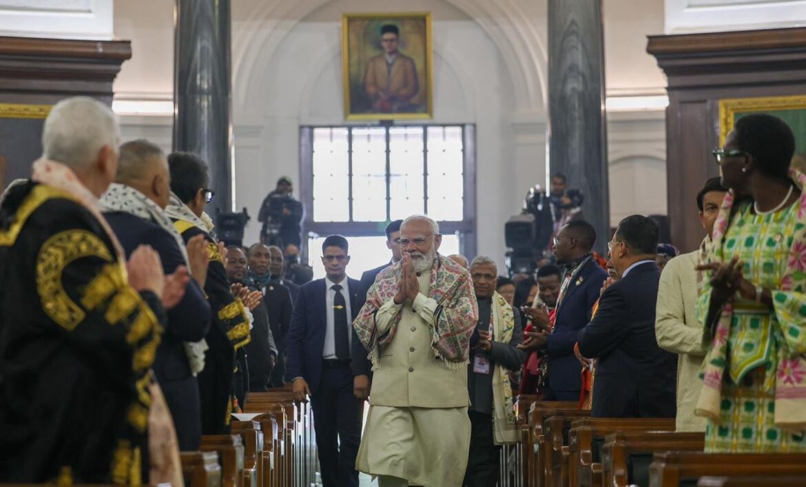 “लोकतंत्र हमारी रगों और मन में बसा है”: प्रधानमंत्री मोदी ने संविधान सदन में 28वें राष्ट्रमंडल पीठासीन अधिकारी सम्मेलन का किया उद्घाटन