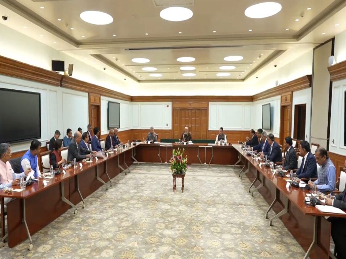 पीएम मोदी का ‘AI फॉर ऑल’ विजन: वैश्विक विशेषज्ञों के साथ की उच्च स्तरीय बैठक, ‘नैतिक एआई’ पर दिया जोर