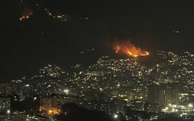 वेनेजुएला की राजधानी काराकास धमाकों से दहली, अमेरिका ने की हमले की पुष्टि