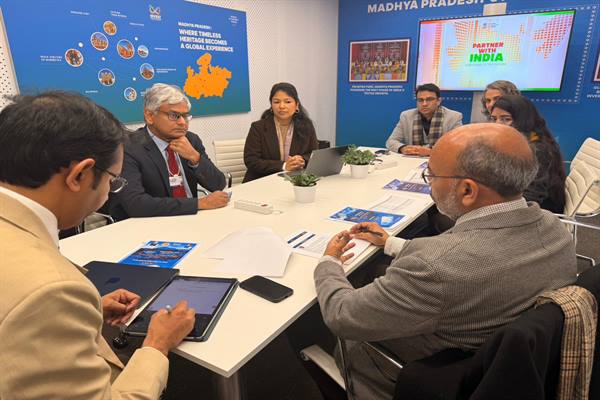 दावोस में मध्य प्रदेश की निवेश दस्तक: श्रीलंकाई दिग्गज जॉन कील्स होल्डिंग्स पीएलसी ने दिखाई एमपी में दिलचस्पी