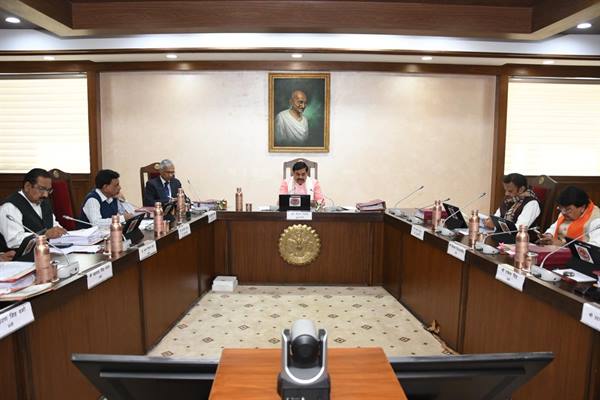 लाडली बहनों को संक्रांति का उपहार: 15 जनवरी को खाते में आएंगे 1500 रुपये; समस्याओं के निपटारे के लिए ‘जल सुनवाई’ और ‘समाधान शिविर’ शुरू