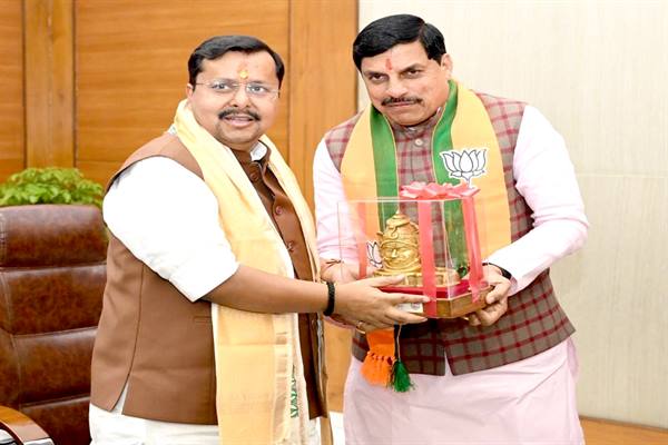 सीएम डॉ. मोहन यादव ने राष्ट्रीय अध्यक्ष नितिन नबीन को दी नए दायित्व की शुभकामनाएं