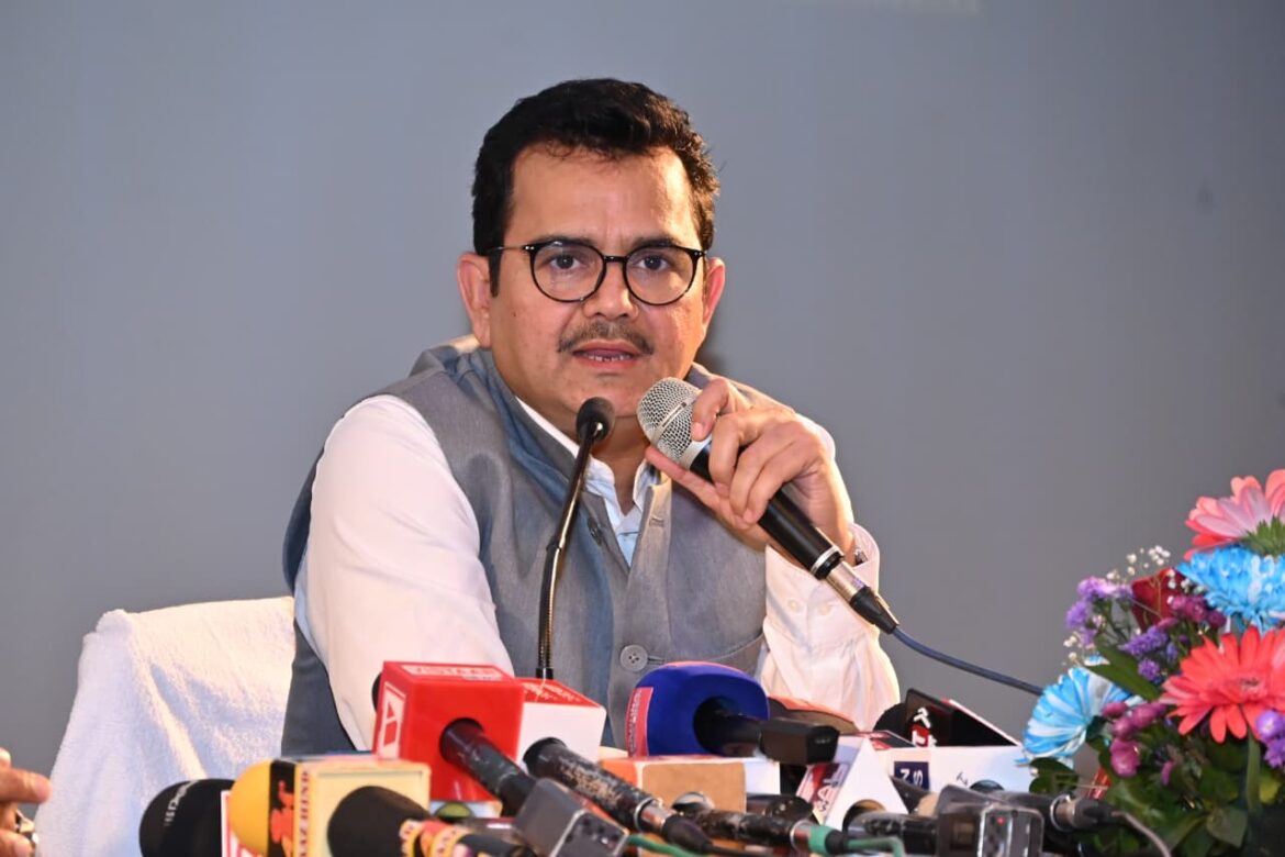 सचिव खनिज संसाधन विभाग छत्तीसगढ़ शासन श्री पी. दयानंद की पत्रकार वार्ता