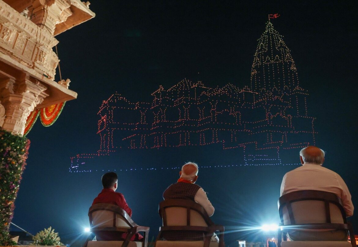 ‘सोमनाथ स्वाभिमान पर्व’ में शामिल हुए पीएम मोदी, 3000 ड्रोन्स के जरिए देखी सोमनाथ की गौरव गाथा