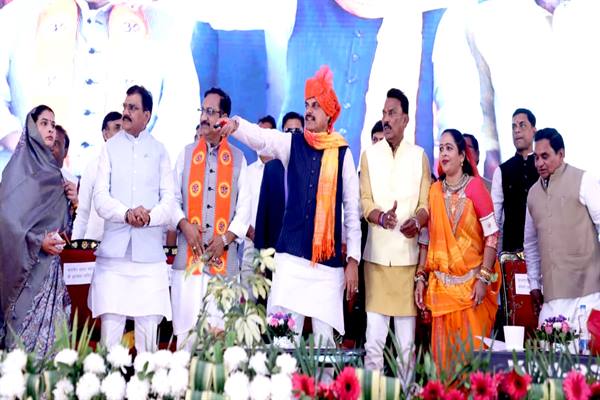 मुख्यमंत्री डॉ. मोहन यादव ने खंडवा को दी 608 करोड़ की सौगात; लाड़ली बहनों के खातों में भेजी 33वीं किस्त