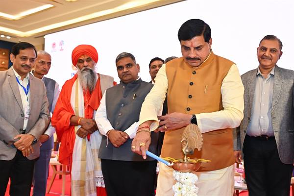 मध्यप्रदेश में औद्योगिक क्रांति: मुख्यमंत्री ने स्वयं संभाली उद्योग विभाग की कमान, 18 नई निवेश अनुकूल नीतियां लागू