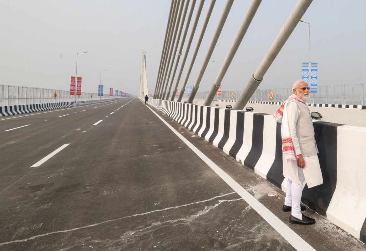 प्रधानमंत्री मोदी ने गुवाहाटी में ‘कुमार भास्कर वर्मा सेतु’ का किया उद्घाटन; कनेक्टिविटी और व्यापार को मिलेगा नया विस्तार
