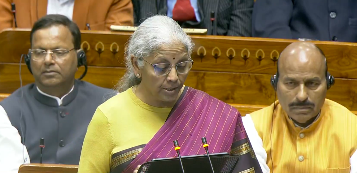 बजट 2026: आम आदमी को टैक्स में राहत नहीं, लेकिन इंफ्रास्ट्रक्चर और हेल्थ सेक्टर के लिए खुले सरकारी खजाने