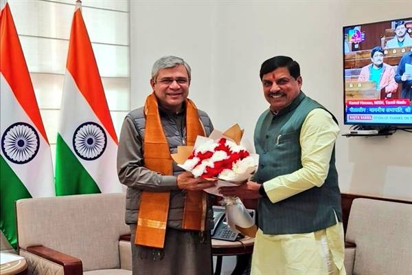 दिल्ली में सीएम डॉ. मोहन यादव की अश्विनी वैष्णव से मुलाकात, मध्यप्रदेश की रेल परियोजनाओं की प्रगति पर हुई विस्तृत चर्चा