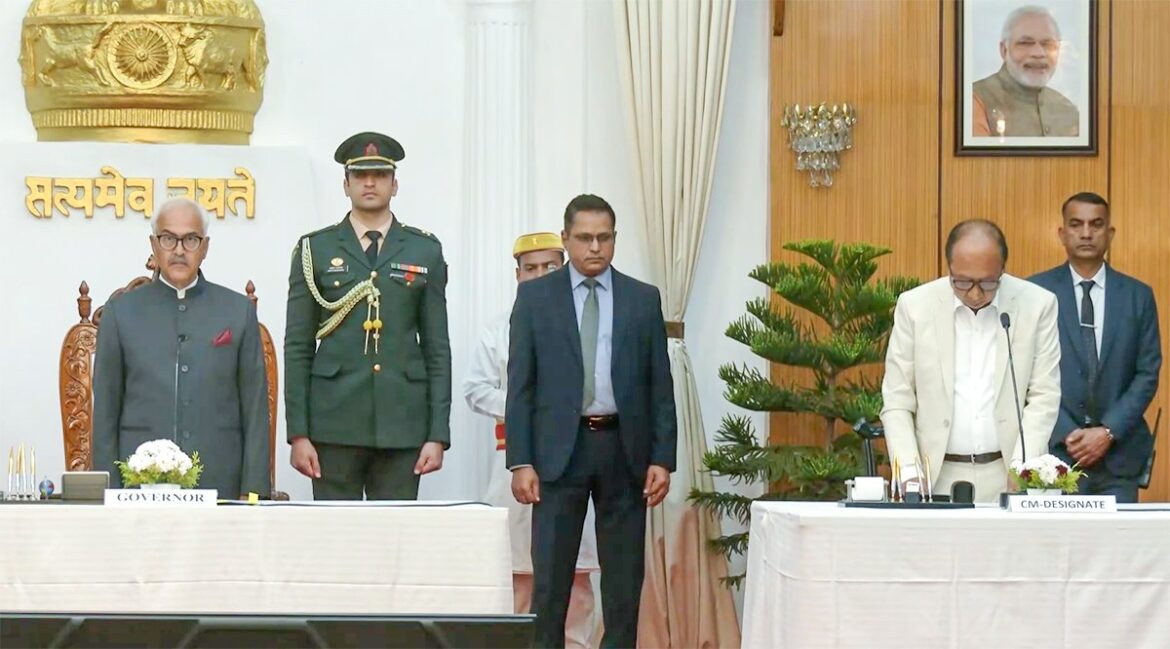 मणिपुर में राष्ट्रपति शासन का अंत : युमनाम खेमचंद सिंह बने नए मुख्यमंत्री, दो डिप्टी सीएम ने भी ली शपथ