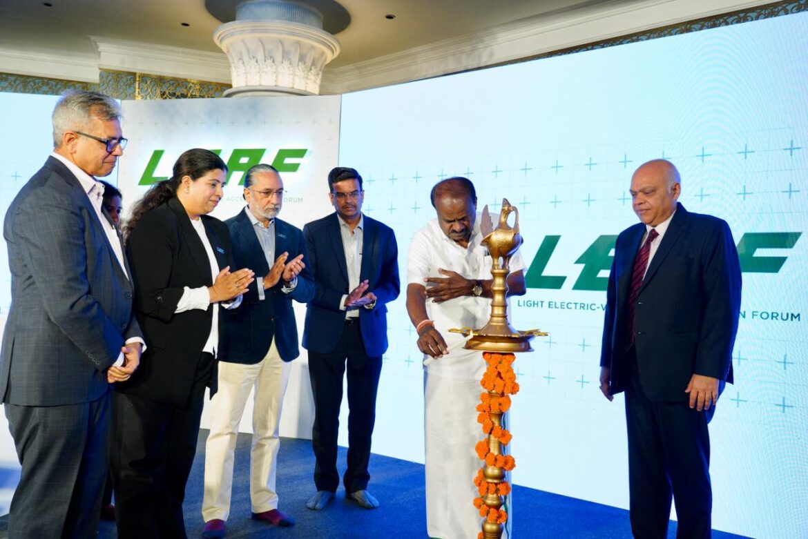 ‘लीफ’ लॉन्च, केंद्र सरकार ने इलेक्ट्रिक वाहनों के चार्जिंग नेटवर्क को मजबूत बनाने की पहल की