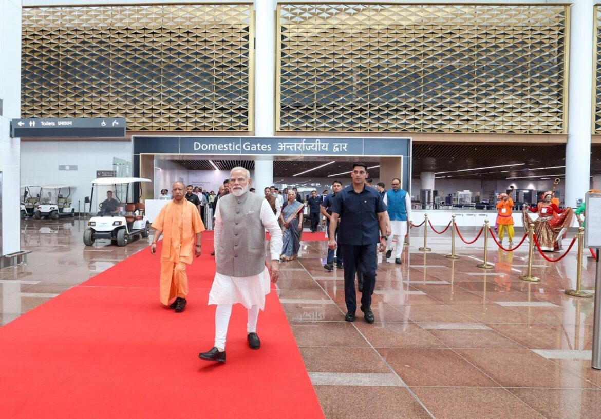पीएम मोदी ने नोएडा इंटरनेशनल एयरपोर्ट के पहले चरण का उद्घाटन किया, एनसीआर को मिली नई उड़ान