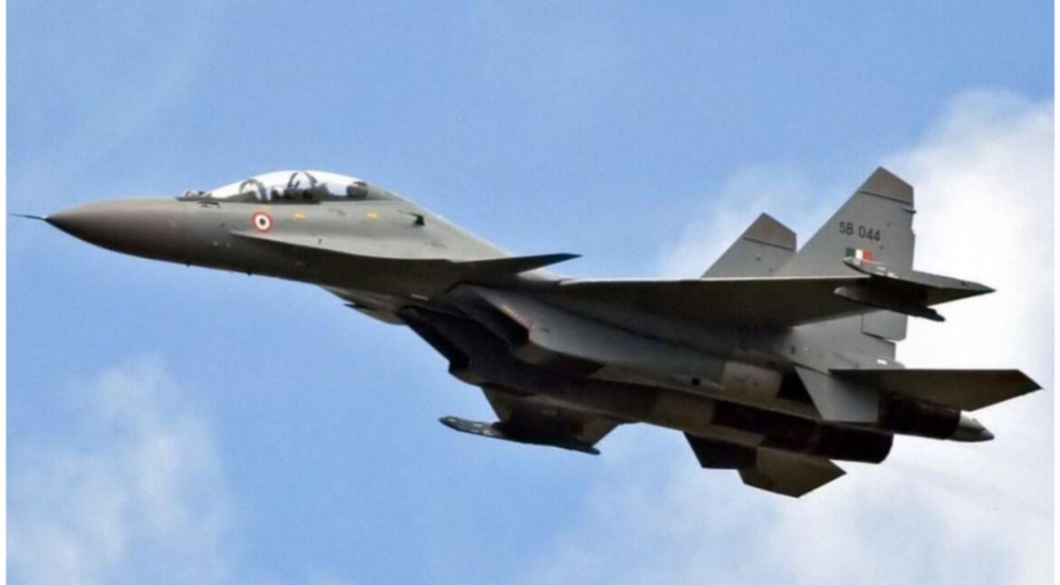 असम में भारतीय वायुसेना का सुखोई Su-30MKI क्रैश: ट्रेनिंग के दौरान रडार से हुआ गायब, पायलटों की तलाश जारी