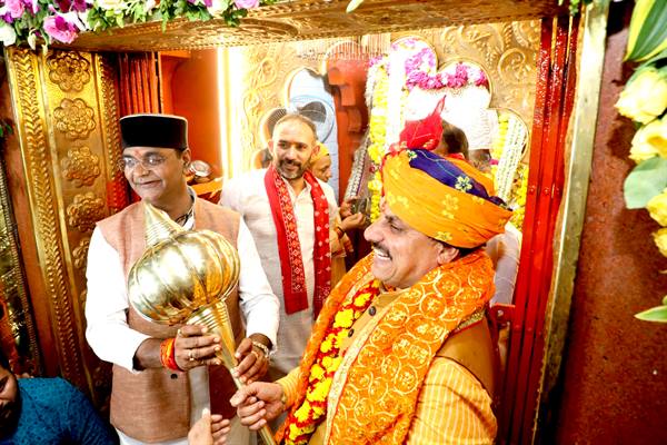 मुख्यमंत्री डॉ. मोहन यादव ने छोला स्थित खेड़ापति हनुमान मंदिर में की पूजा-अर्चना, हनुमान जन्मोत्सव पर प्रदेशवासियों को दी बधाई