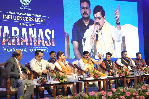 काशी में दिखी ‘महाकाल लोक’ और ‘विश्वनाथ कॉरिडोर’ की झलक; इनफ्लुएंसर्स के जरिए वैश्विक पटल पर पहुँचेगा मध्यप्रदेश का गौरव