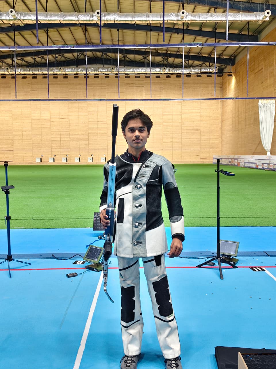 ISSF जूनियर वर्ल्ड कप: शूटिंग अकादमी के हेमंत बर्मन ने काहिरा में जीता रजत पदक, खेल मंत्री ने दी बधाई