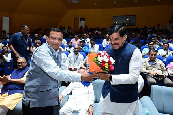 उज्जैन में अंतरिक्ष विज्ञान का महाकुंभ: मुख्यमंत्री डॉ. मोहन यादव बोले- चंद्रयान-3 जैसी सफलताएं युवाओं के लिए प्रेरणा