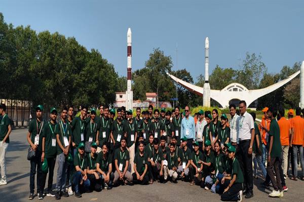 एमपी के छात्रों ने श्रीहरिकोटा में सीखी रॉकेट लॉन्चिंग की तकनीक, ‘विज्ञान मंथन यात्रा’ से संवर रहा भविष्य
