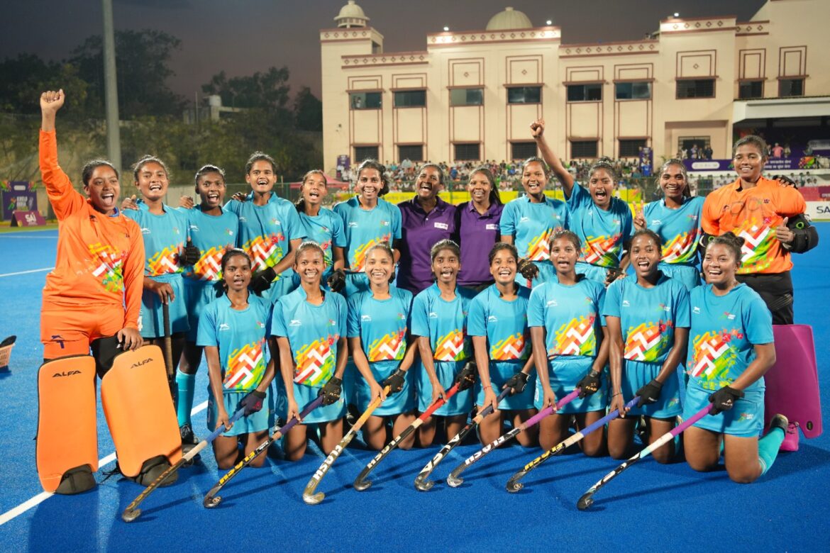 जंगल के मैदानों से राष्ट्रीय मंच तक : भारत की हॉकी विरासत को जीवित रखे हुए हैं जनजातीय समुदाय