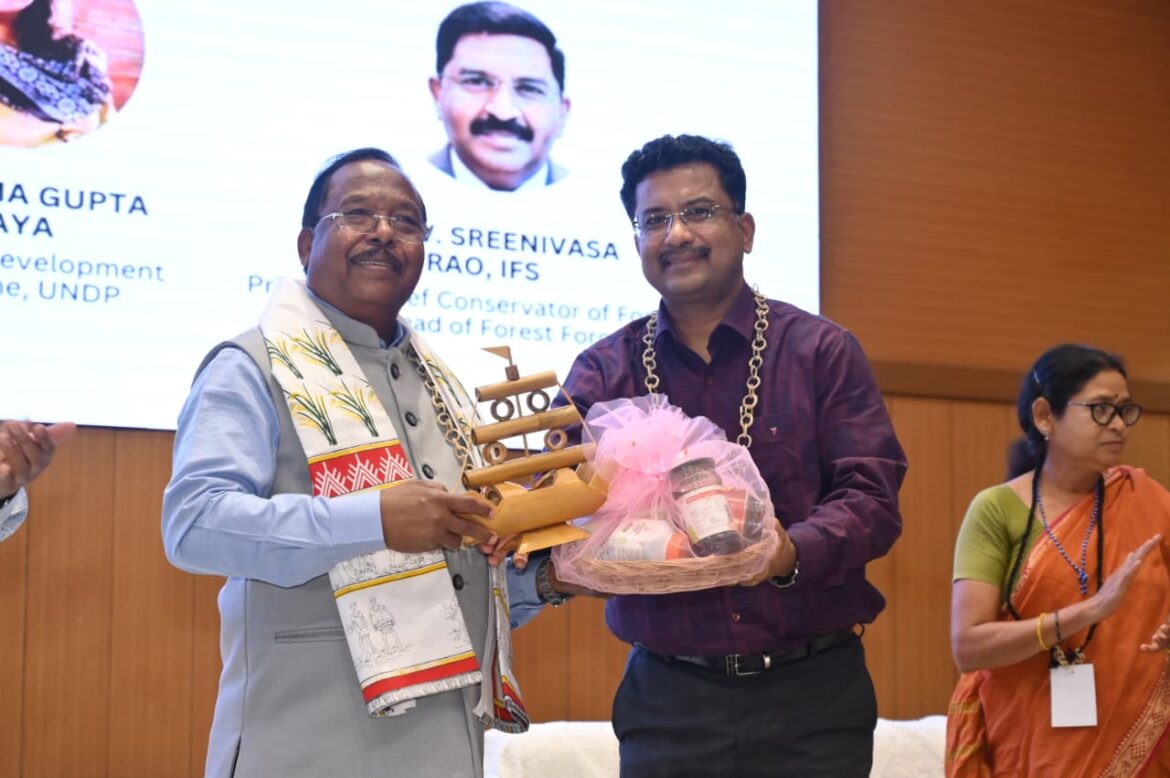 प्रकृति में जनजातीयों की अटूट आस्था, देवी-देवताओं के वास से जल जंगल का हो रहा संरक्षण व संवर्धन : मंत्री श्री रामविचार नेताम