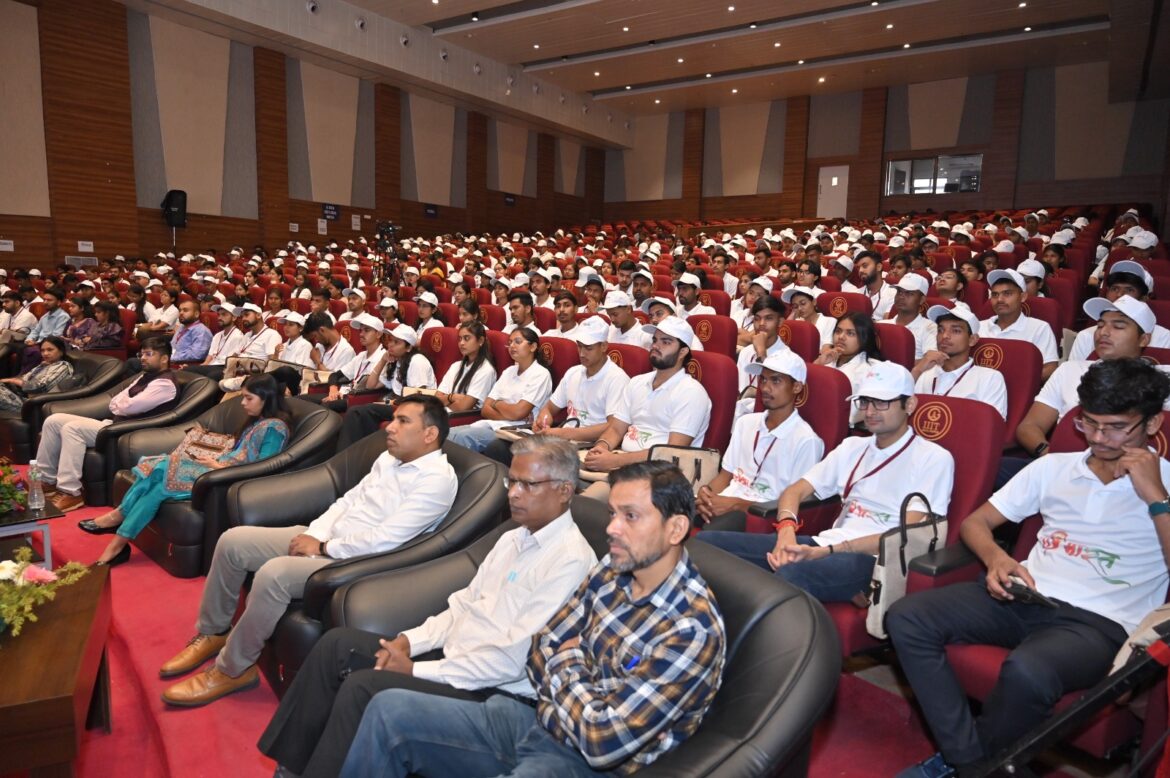 विकसित भारत 2047 के स्वप्न को साकार करने में युवाओं की महत्वपूर्ण भूमिका-केंद्रीय मंत्री श्री मनसुख मंडाविया