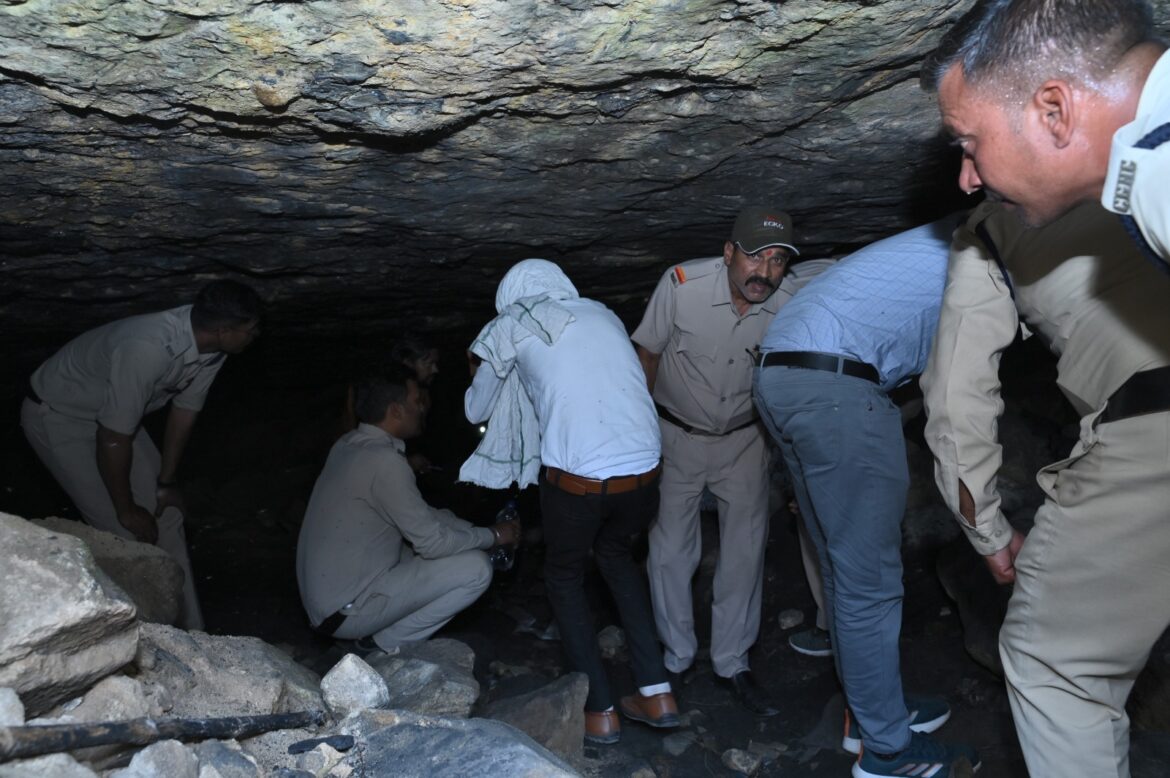 करीब 150 मीटर लम्बे सुरंग में अवैध कोयला खनन पर सख्ती, सेंट्रल फ्लाइंग स्क्वाड की बड़ी कार्रवाई