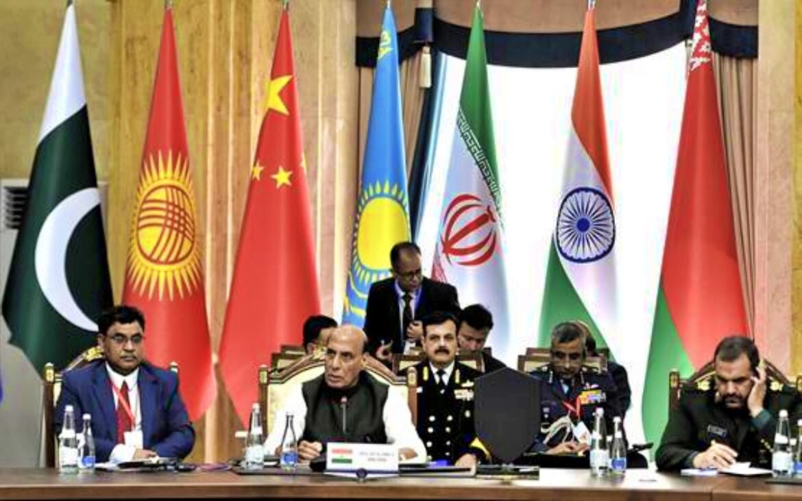 एससीओ बैठक में रक्षा मंत्री राजनाथ सिंह की दोटूक: आतंकवाद के सुरक्षित ठिकाने अब नहीं रहेंगे सुरक्षित