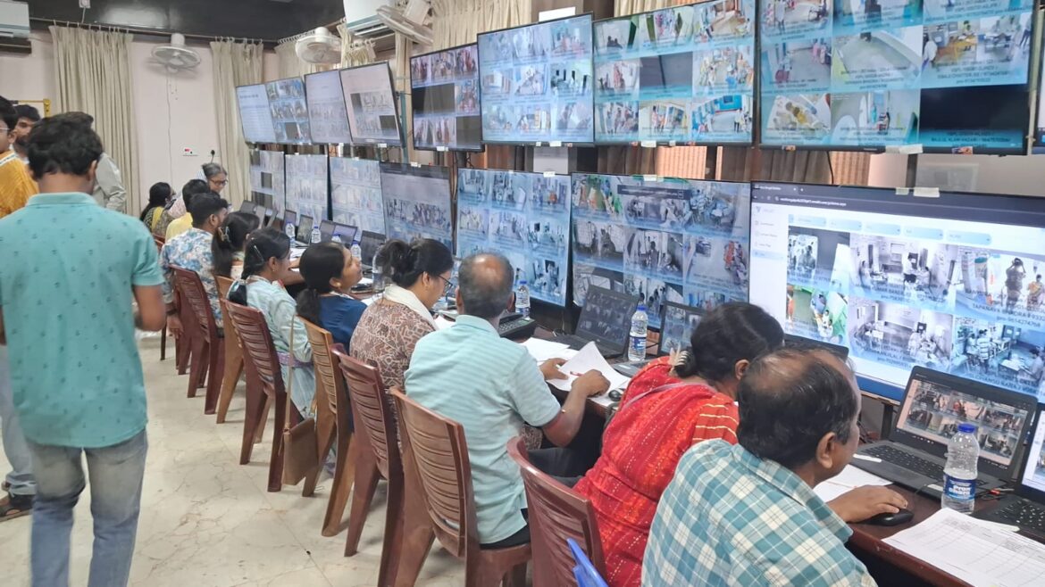 चुनाव आयोग का कड़ा पहरा: कंट्रोल सेंटर से हर बूथ पर नजर