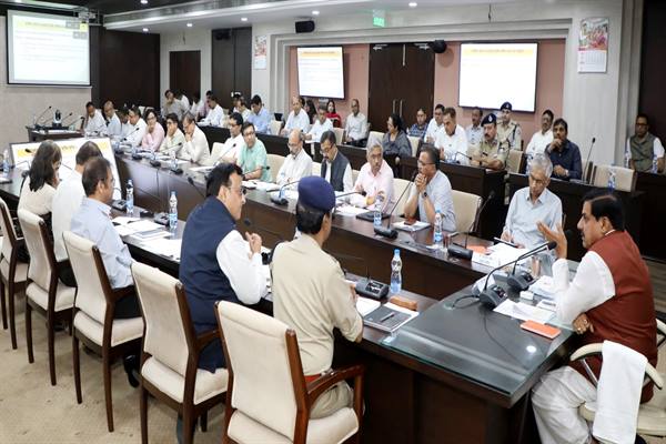 मंत्रालय की समीक्षा बैठक में मुख्यमंत्री डॉ. मोहन यादव के कड़े निर्देश, प्रदेश के समग्र विकास और जन-कल्याण के लिए बनाई रणनीतियां