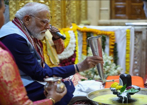 सोमनाथ अमृत महोत्सव: ज्योतिर्लिंग के पुनरुद्धार की 75वीं वर्षगांठ पर आयोजित समारोह में शामिल हुए पीएम मोदी