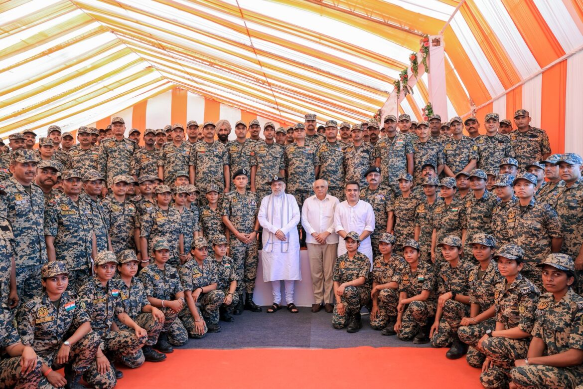भारत-पाकिस्तान सीमा पर चौकसी होगी और मजबूत; अमित शाह ने भुज में नई सीमा चौकियों का किया उद्घाटन